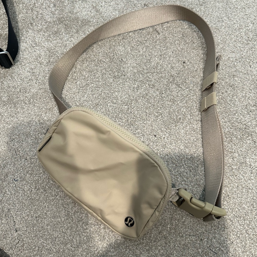 Tan lululemon crossbody